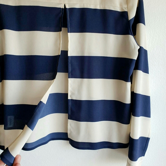 UO|COPE Open Back Blue/Cream Striped Blouse - Picture 5 of 7